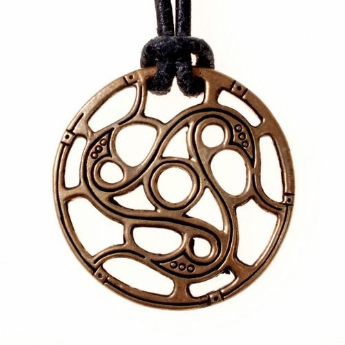 Disco ornamentale Trisquelion, periodo Vendel, bronzo