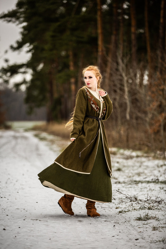 Viking kaftan Skadi, olive green, wool blend
