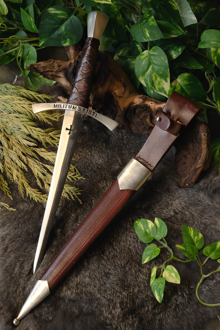 Templar dagger, semi-sharp