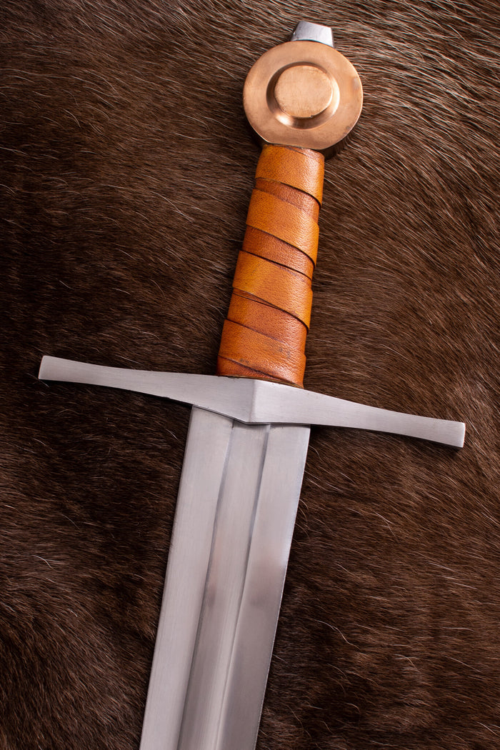 Knight sword Sankt Annen, 12th century, semi-sharp