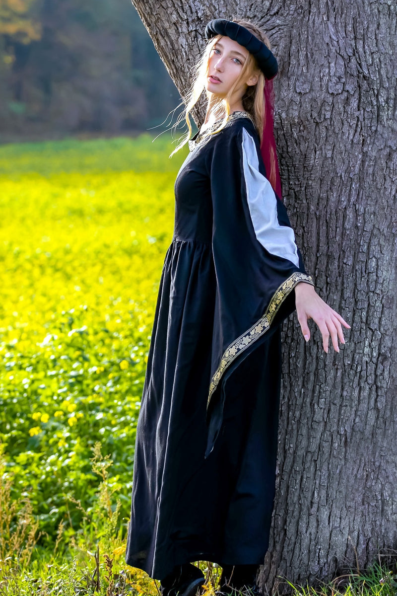 Jomfrukrans, sort-rød