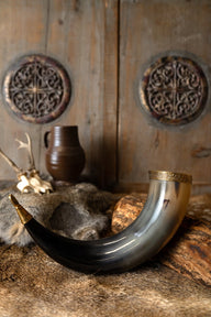 Drinking horn Rollo with leather holder, 200-300 ml