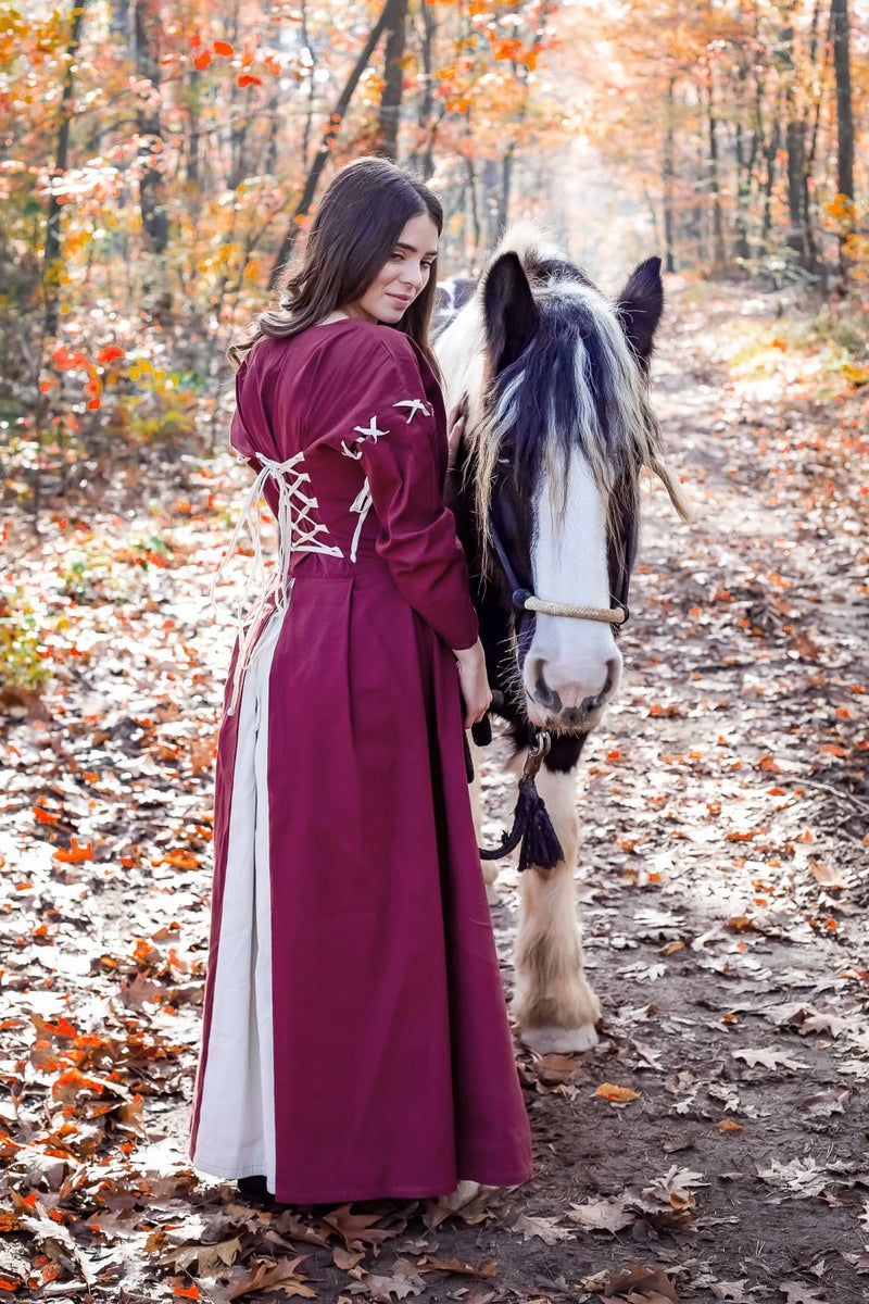 Middelalderlig kjole Larina, rød-natur