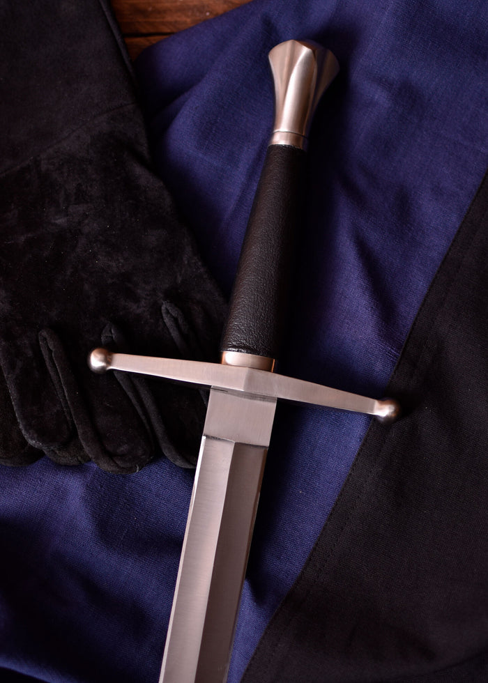 14th century broadsword, hand-and-a-half sword, sharp