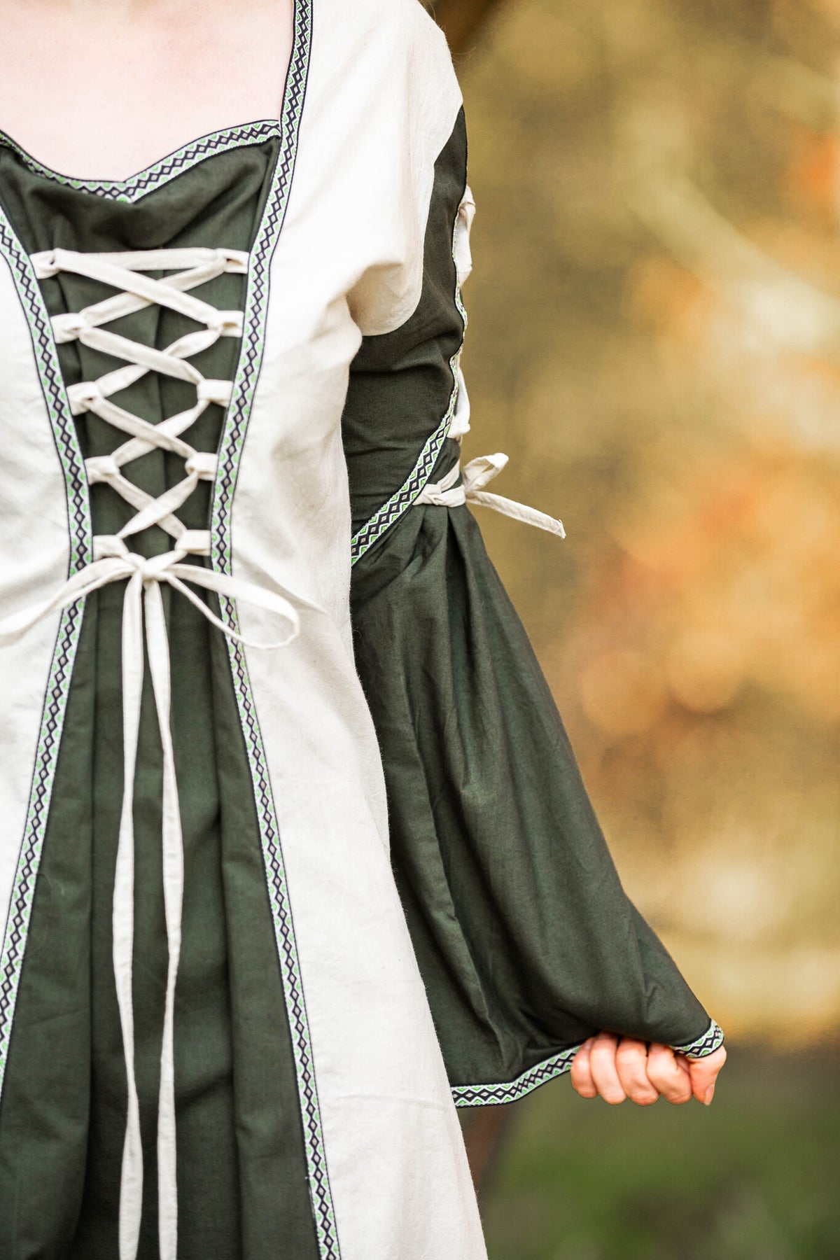 Medieval dress Serena, green