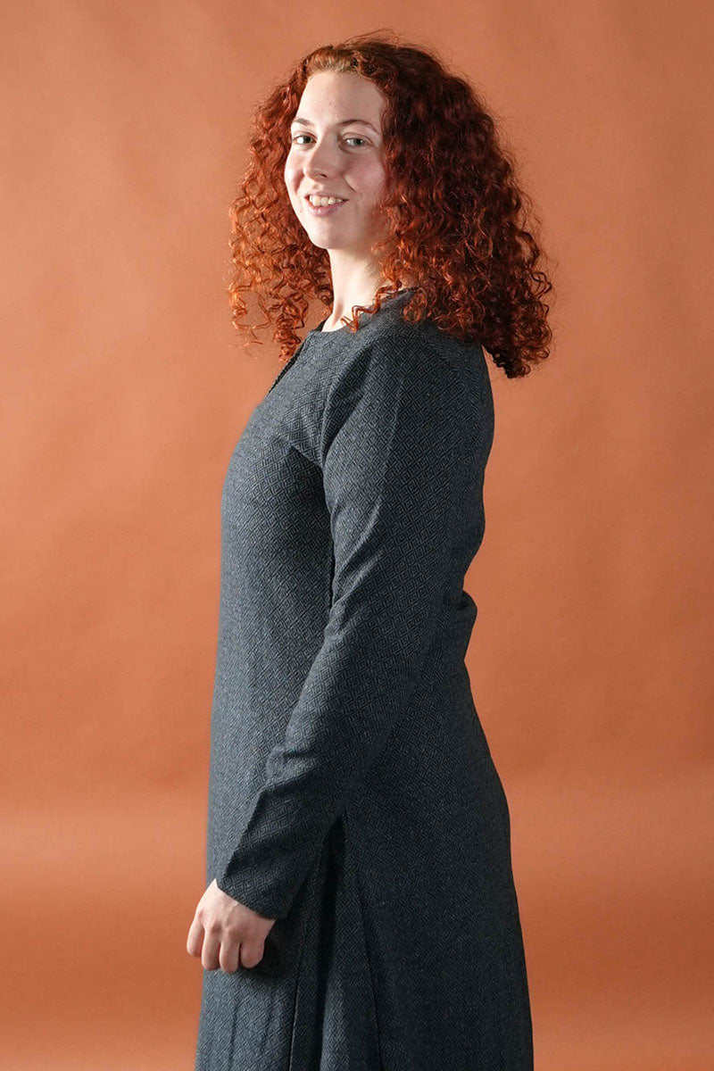 Viking jurk Sigrun, diamant twill, wolmix, blauw-zwart