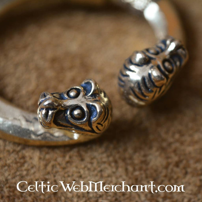 Ring fibula with animal heads, Haithabu, bronze