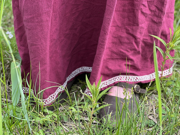 Early medieval dress Aelswith, red