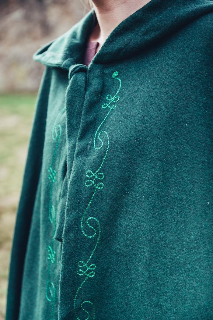 Embroidered cloak Damia, green, wool mix