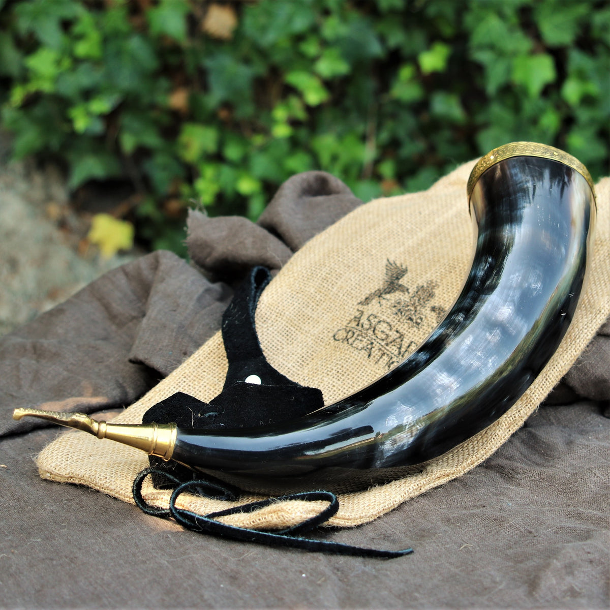 Drinking horn Odin with leather holder, 300-500 ml