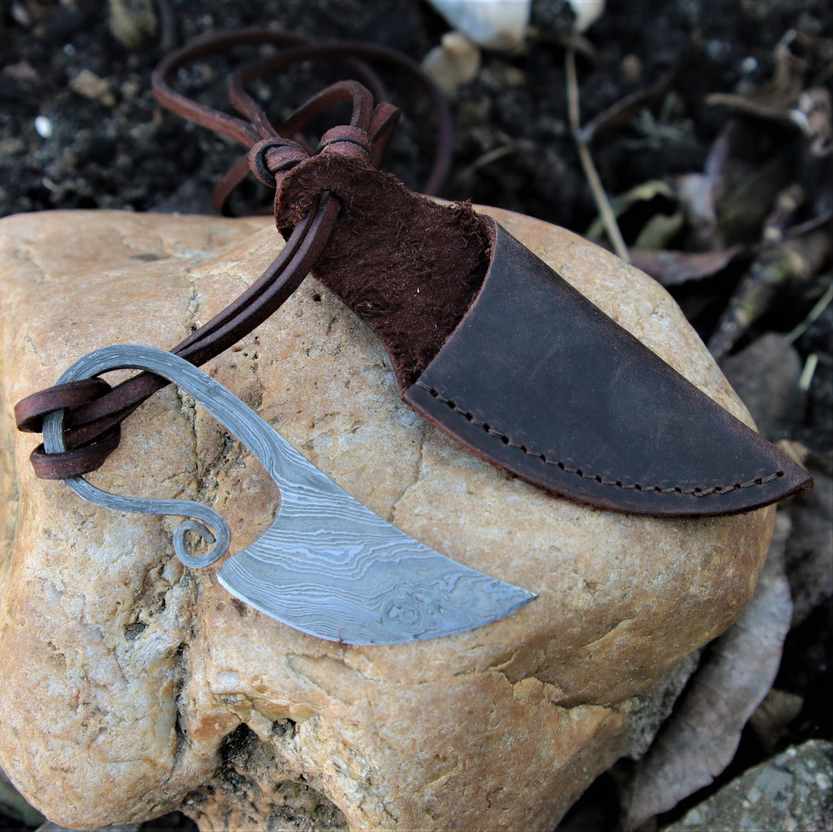 Germanic neck knife damast steel, sharp
