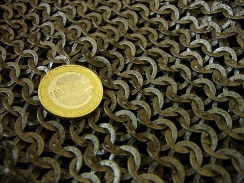 Chainmail skirt gousset, mixed riveted rings, 6 mm