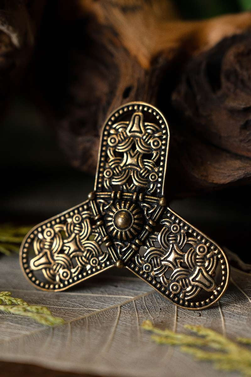 Viking trefoil fibula Rygge, bronze