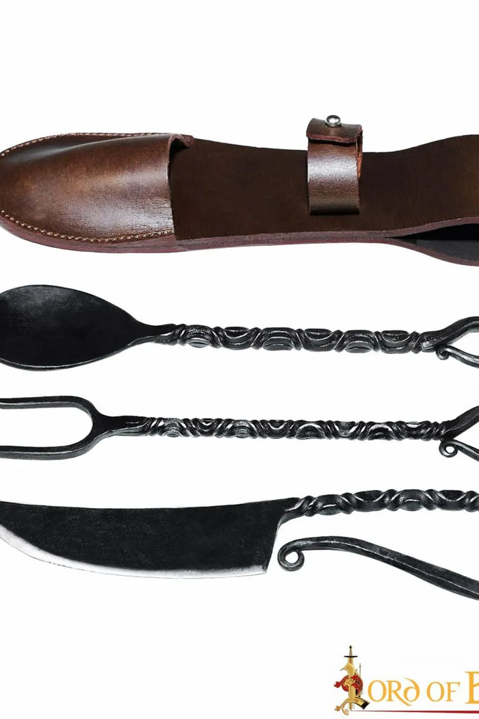 Cutlery set with sheath