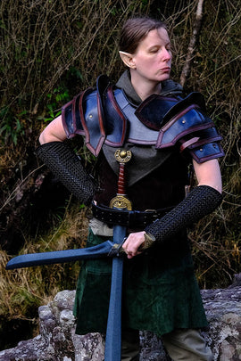 Leather pauldrons & gorget, black-brown