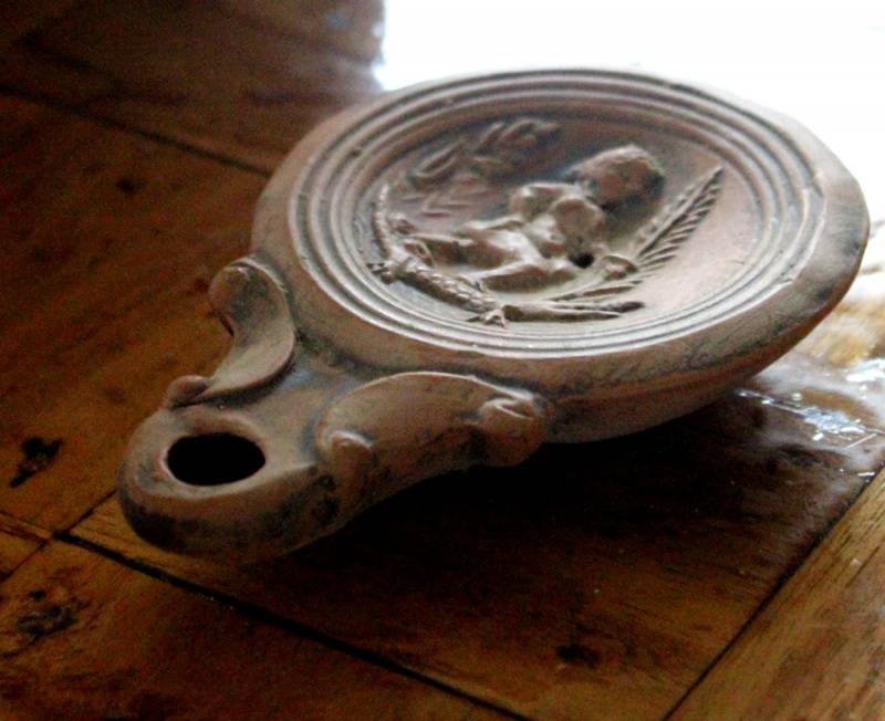 Roman oil lamp Cleopatra