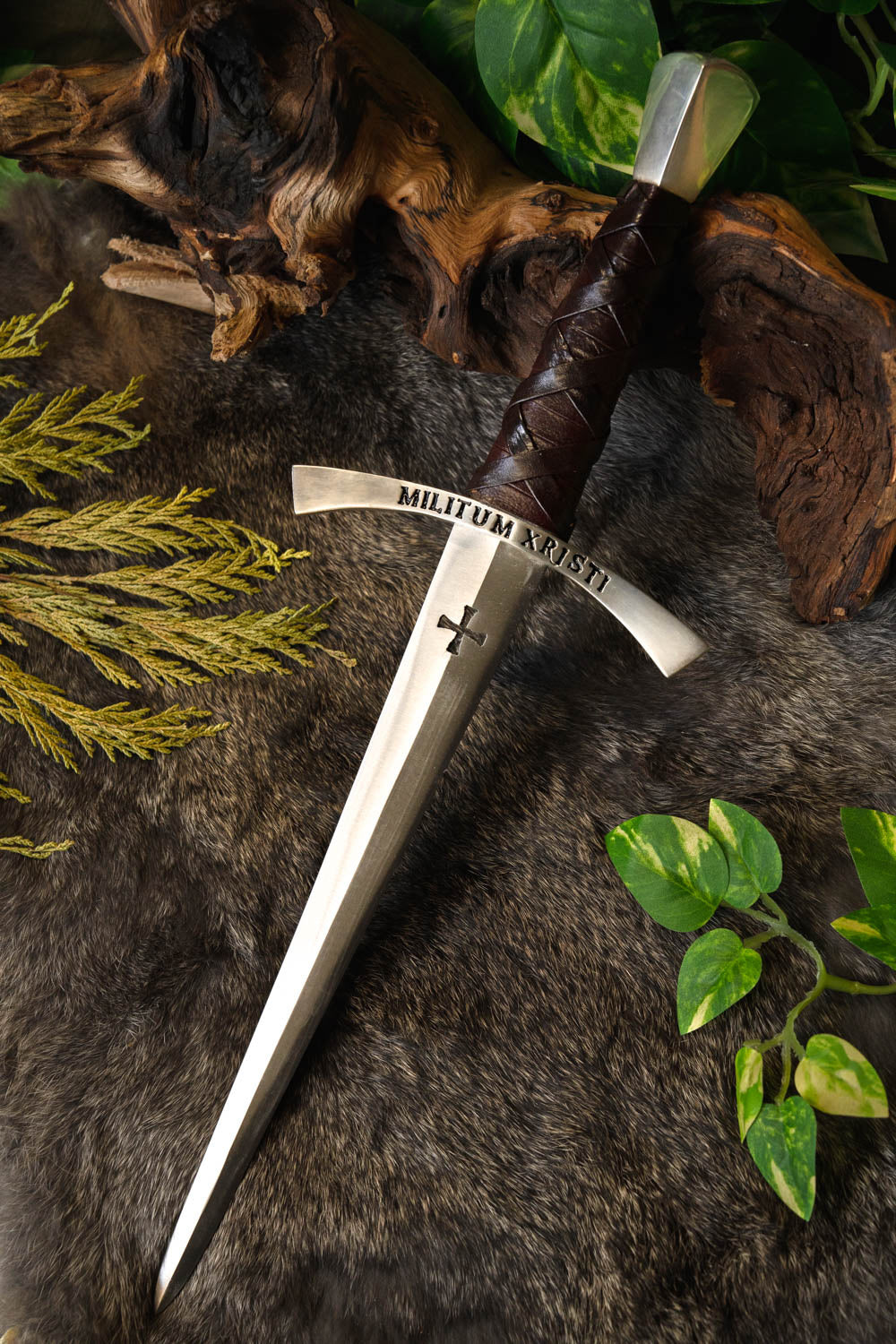 Templar dagger, semi-sharp