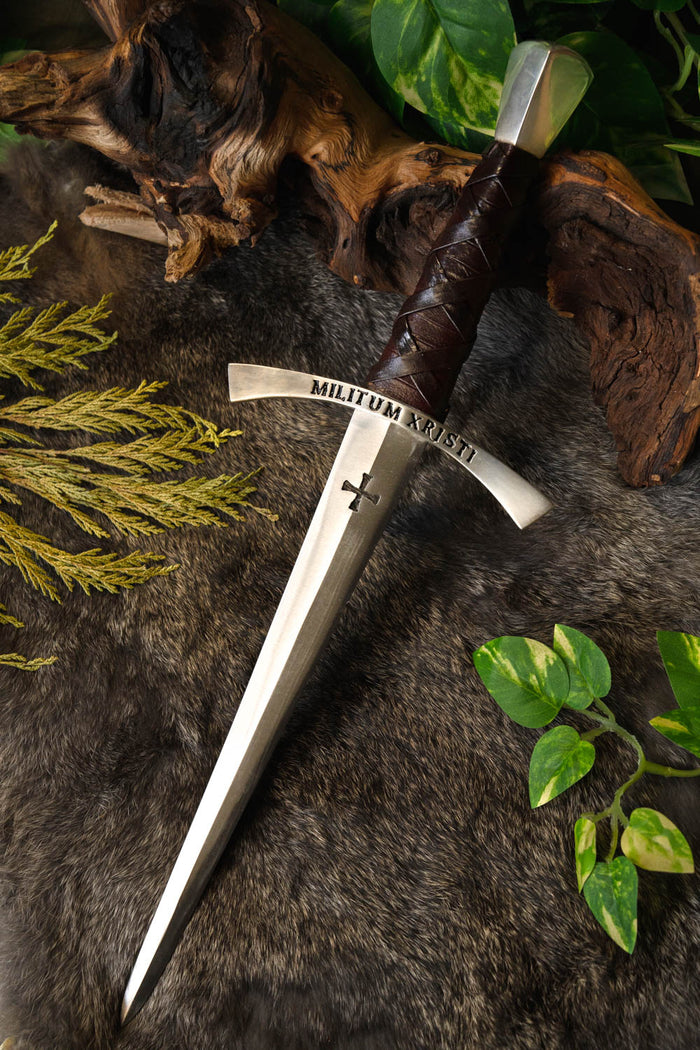 Templar dagger, semi-sharp