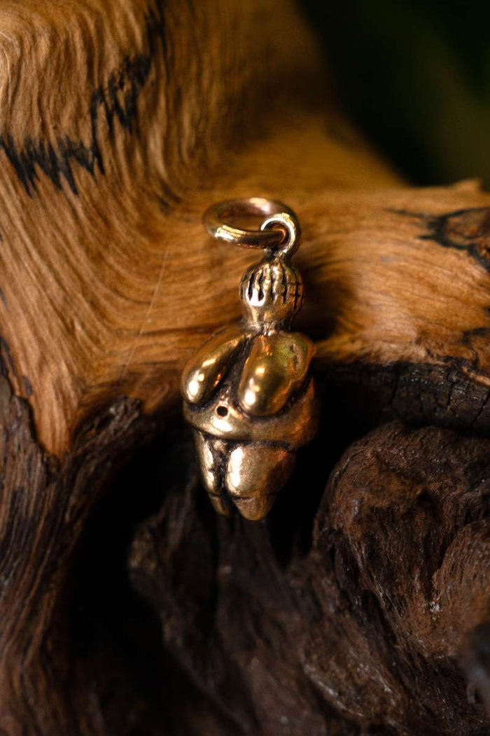 Pendant Venus of Willendorf, bronze