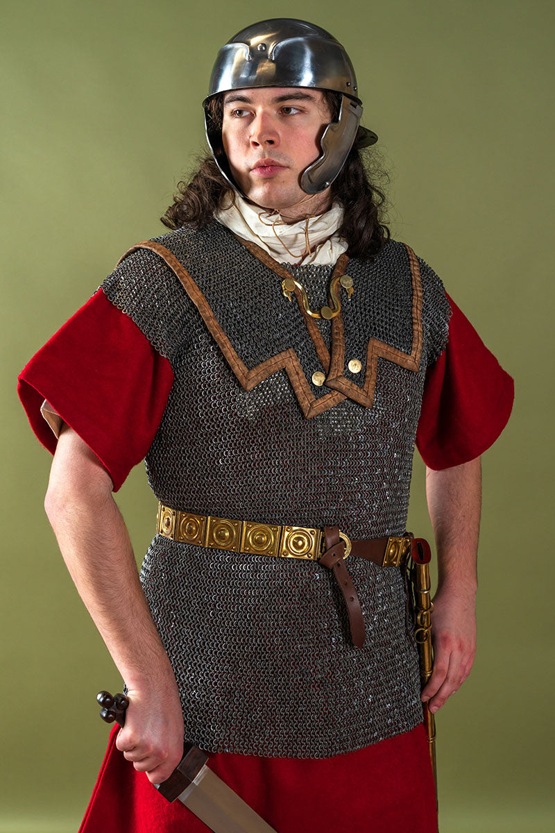 Lorica hamata romana, anillas planas mixtas con remaches redondos, 9 mm