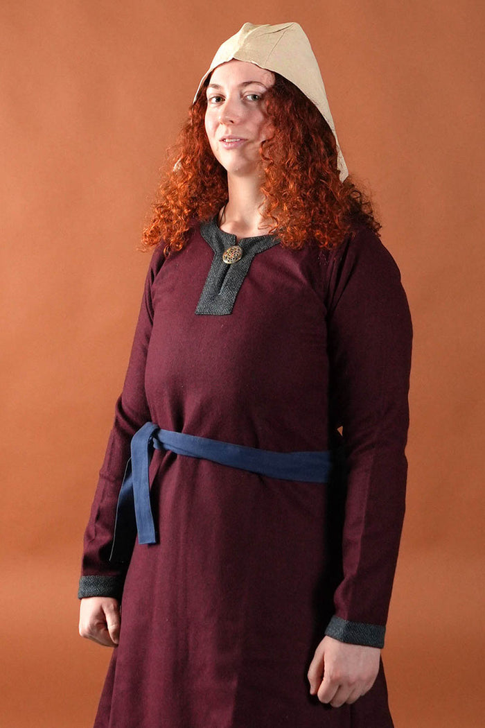 Woolen Viking dress Siggi, burgundy red