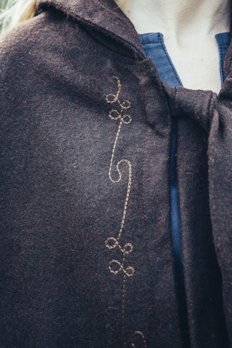 Broderad mantel Damia, brun, ullmix