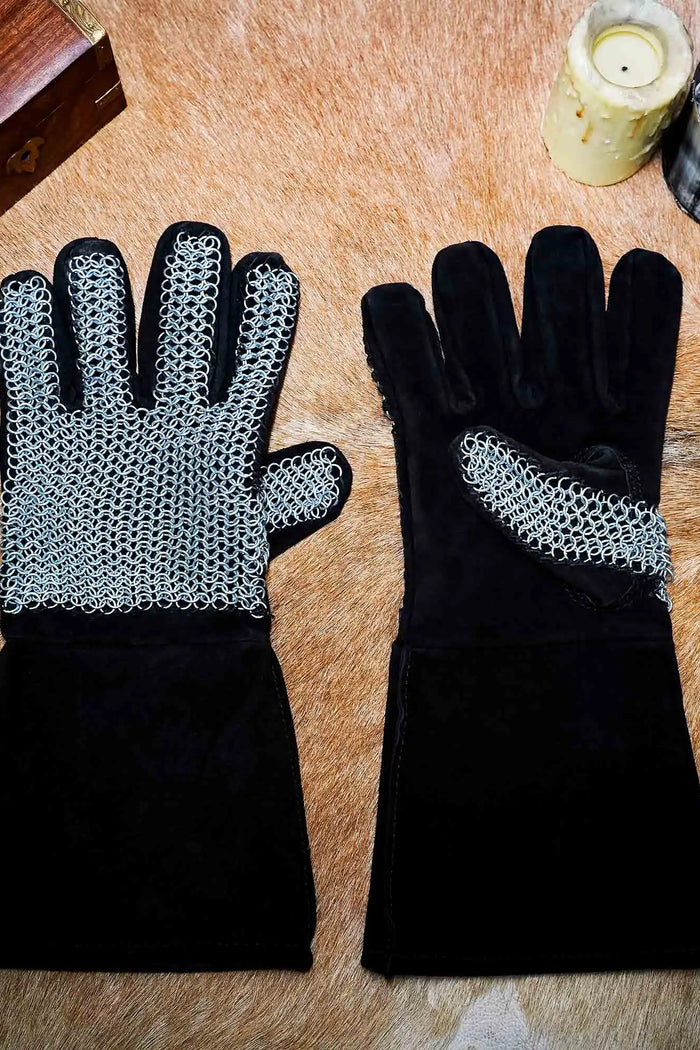 Chain mail gloves, unriveted round rings