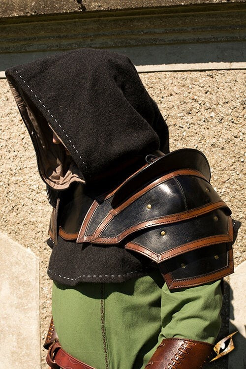 Leather pauldrons & gorget, brown-black
