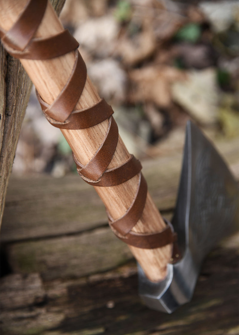 Ascia vichinga, tipo M, incisa, semi-affilata