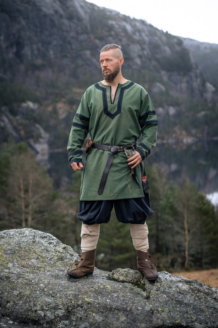 Frankish tunic Clovis, green