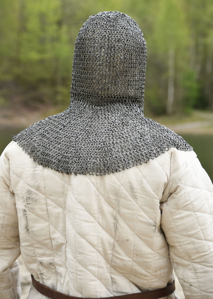 Chainmail coif with square neck, flat rings – round rivets, 8 mm