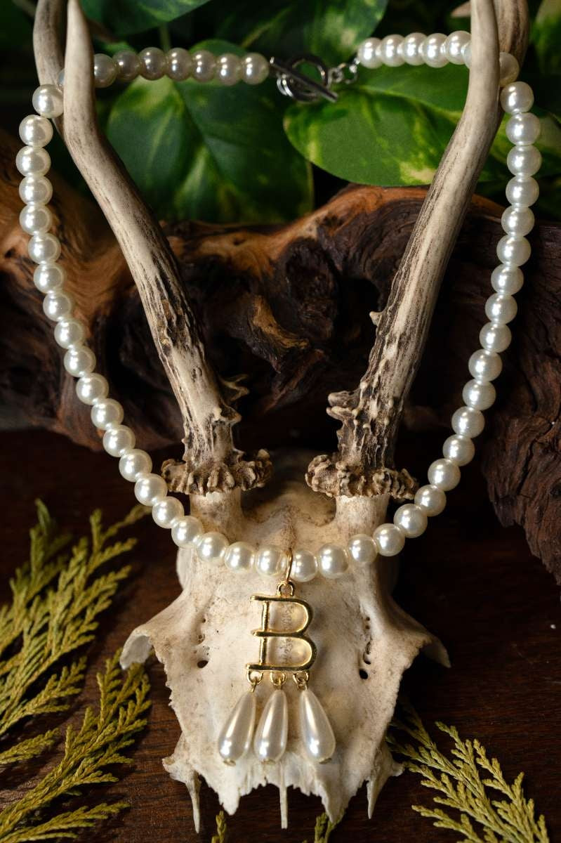 Perlenkette Anna Boleyn, Zinn