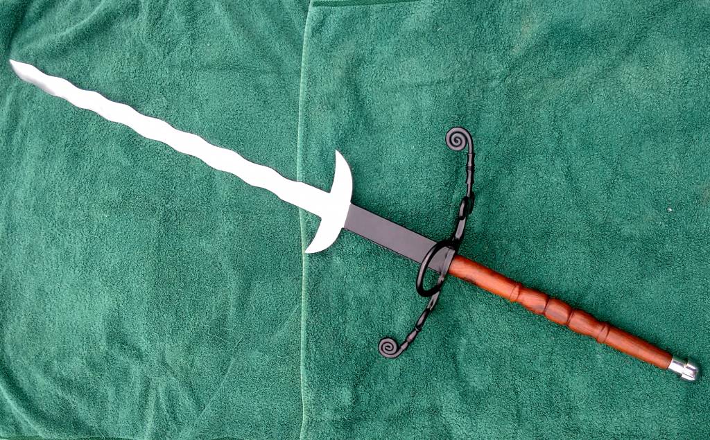 Flamberge with wooden grip, semi-sharp