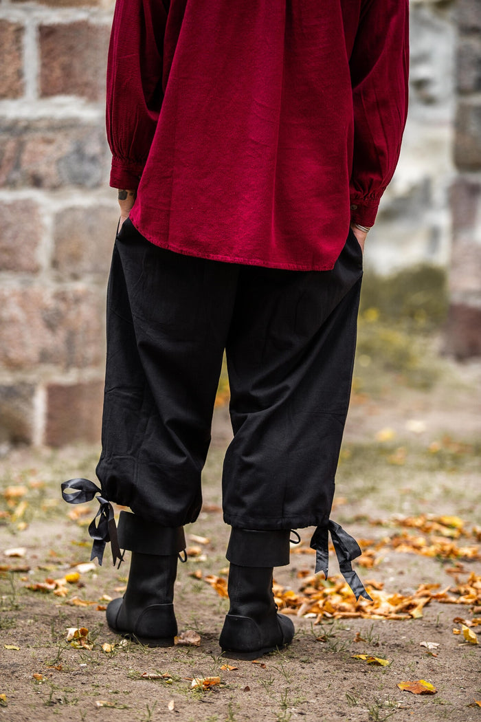 Venetians Charles, Renaissance three-quarter trousers, black