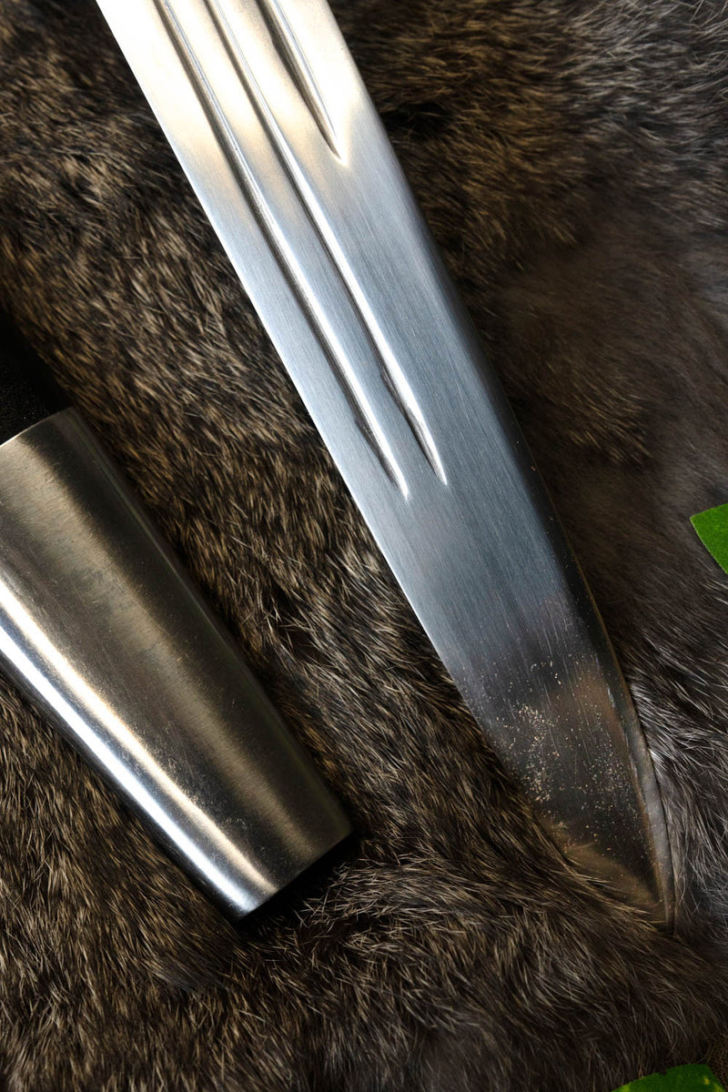 Dirk scozzese delle Highlands, semi-affilato