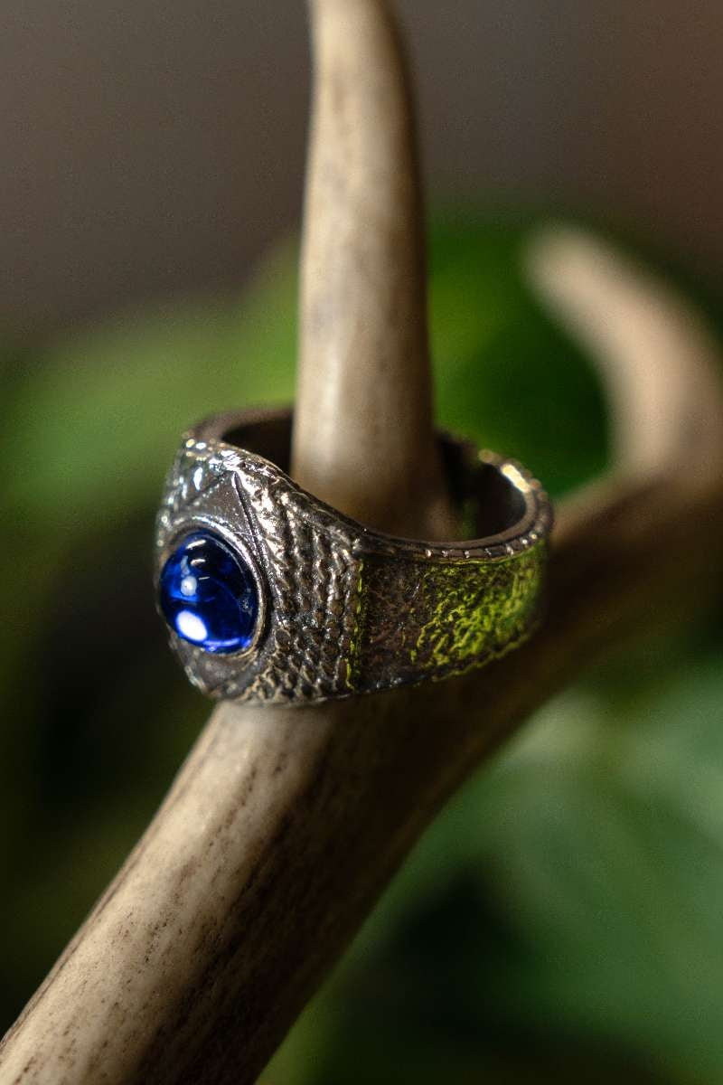 Mittelalterlicher Ring, blau, Zinn