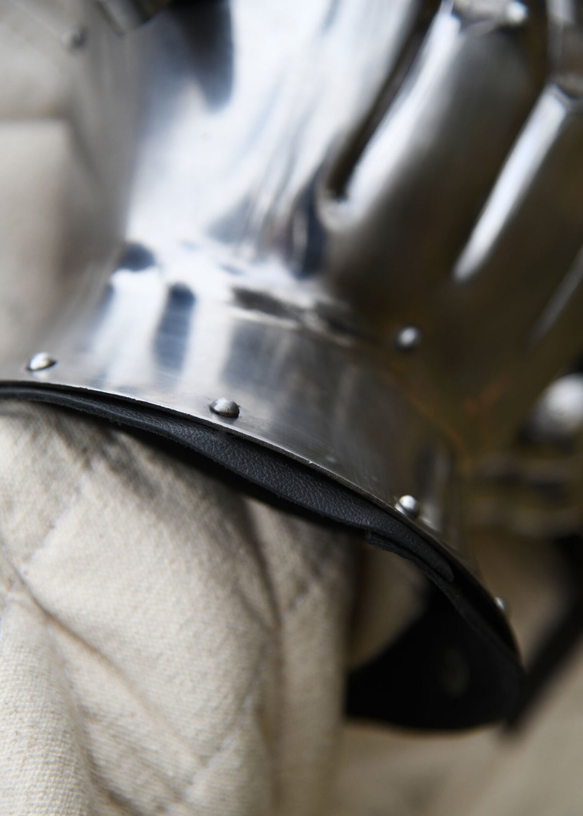 Hourglass gauntlets Wighelm, 1350-1410, 1.6 mm