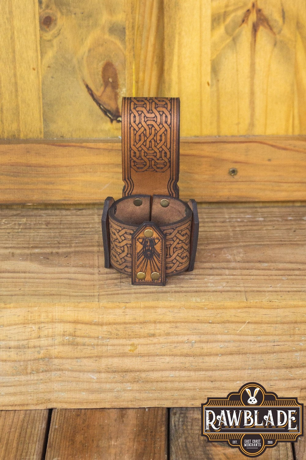 Bormund Holder - Light Brown