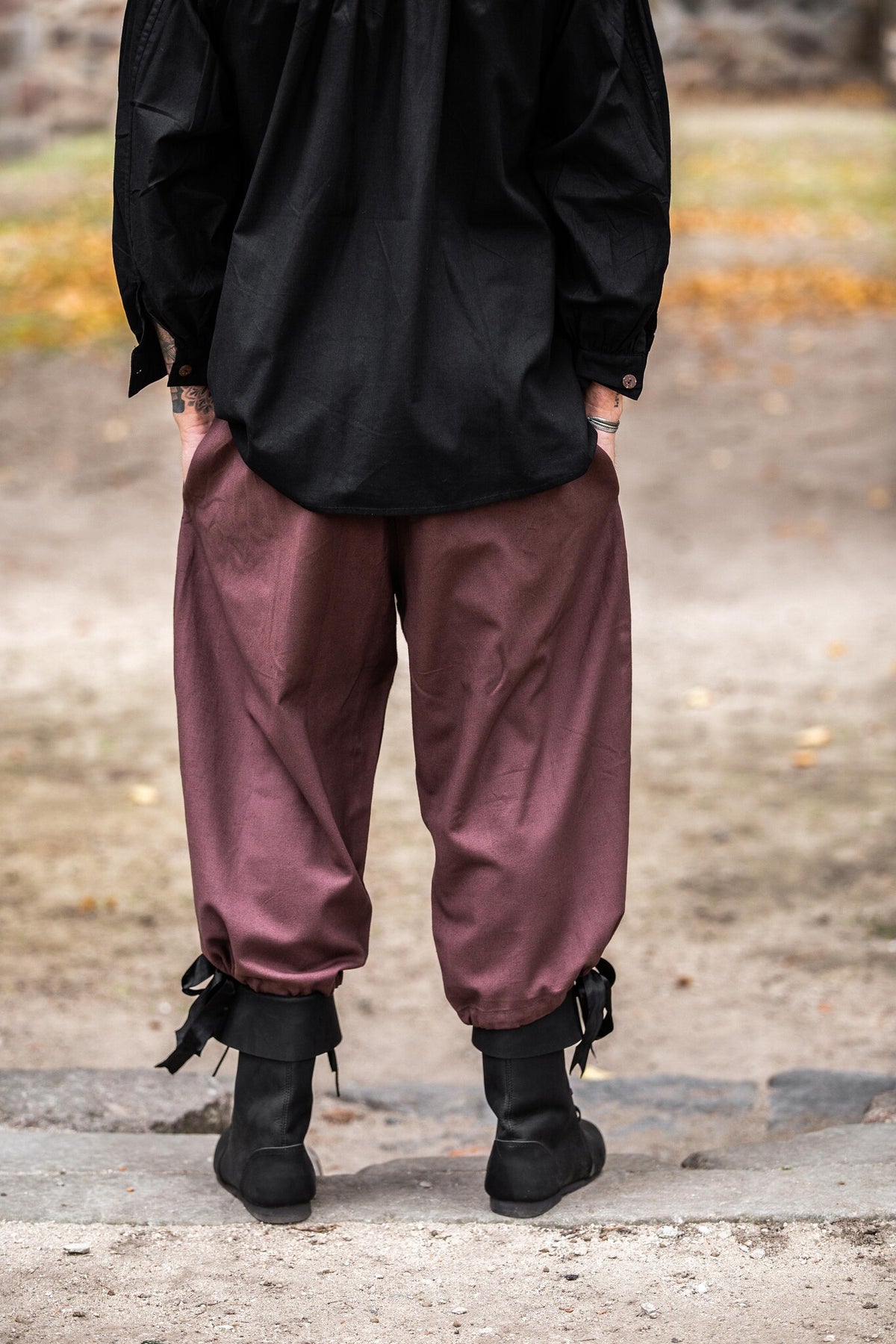 Venetians Charles, Renaissance Three-Quarter Trousers, brown
