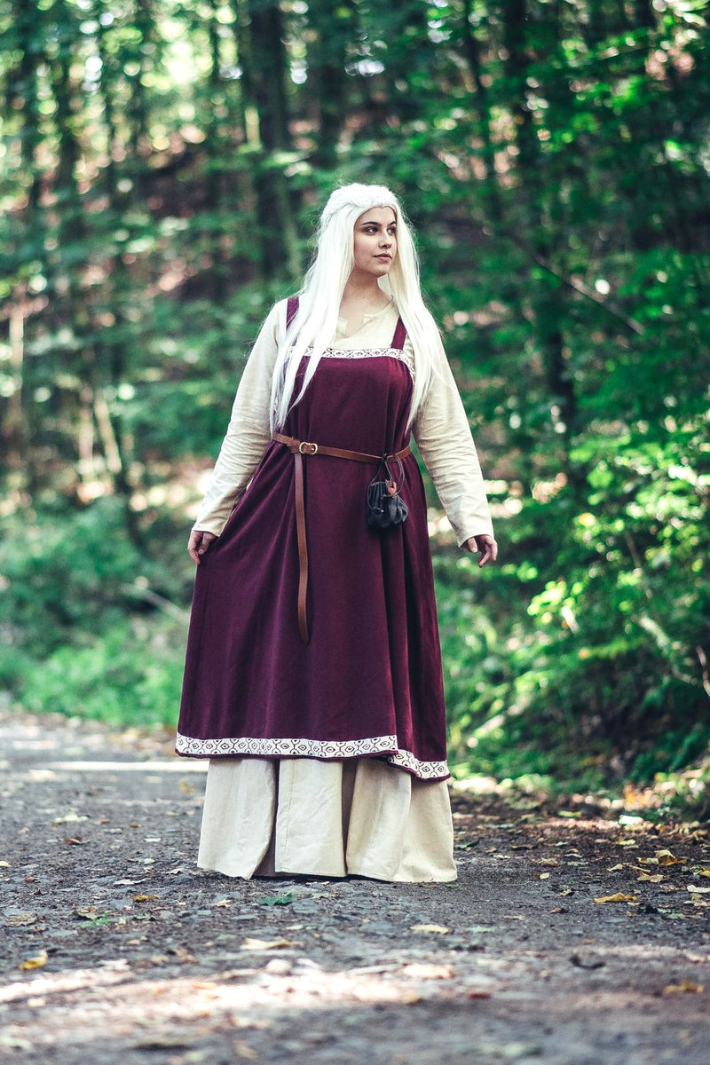 Hängselklänning Svanhild, röd