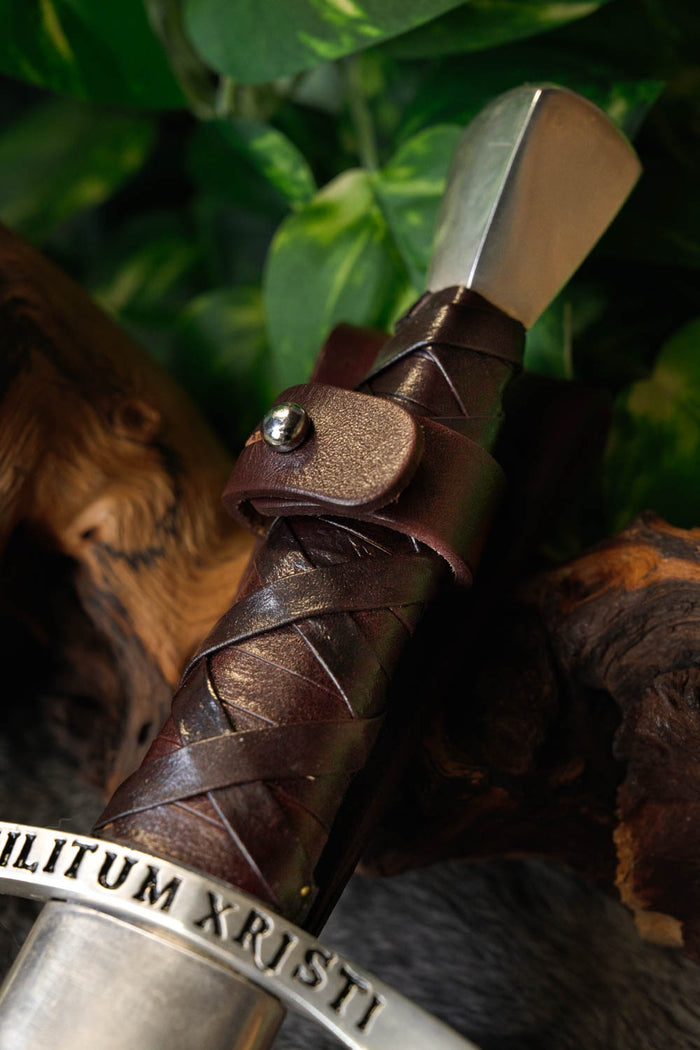 Templar dagger, semi-sharp