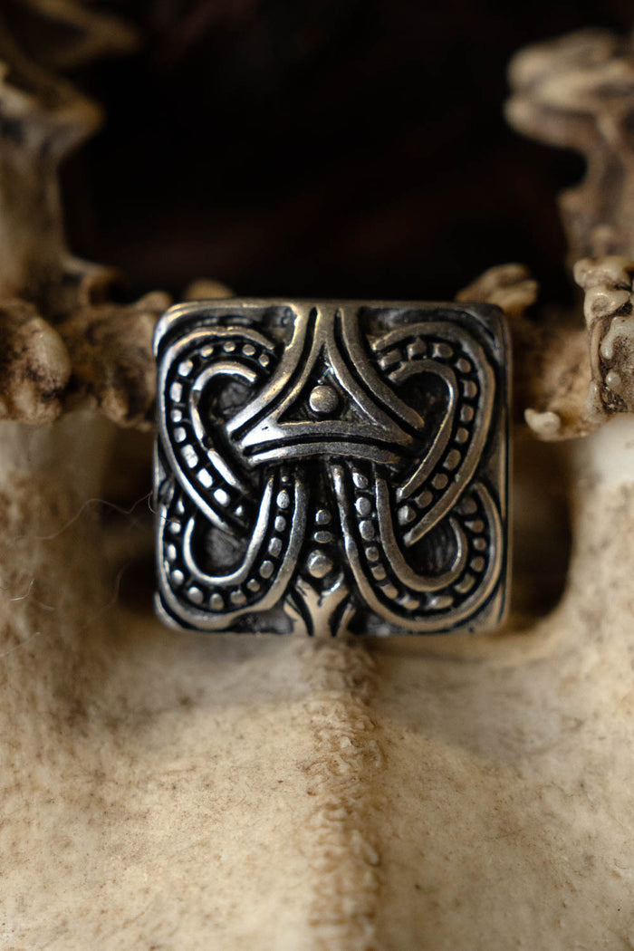 Viking belt fitting knot Borre style, silver