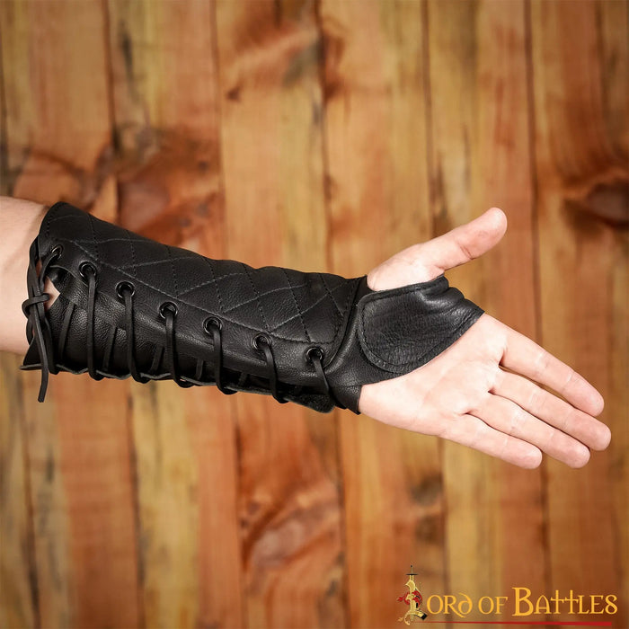 Archer bracer right hand, brown