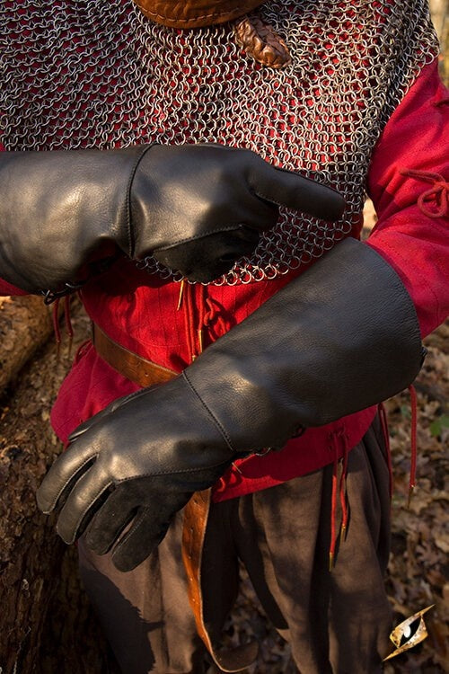 Leather medieval gloves, black