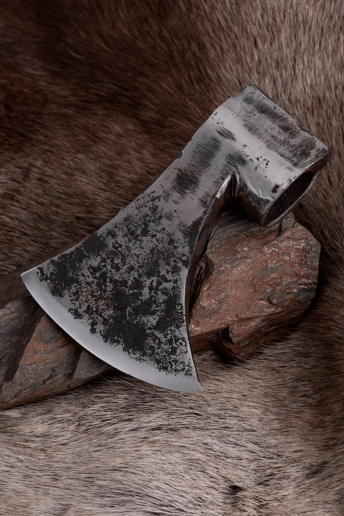 Viking axe head Vinland, 15 cm, type I, semi-sharp