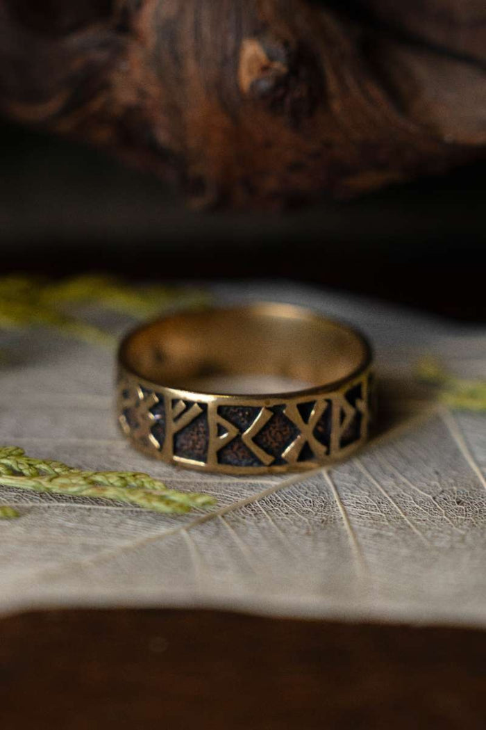 Runic ring, bronze