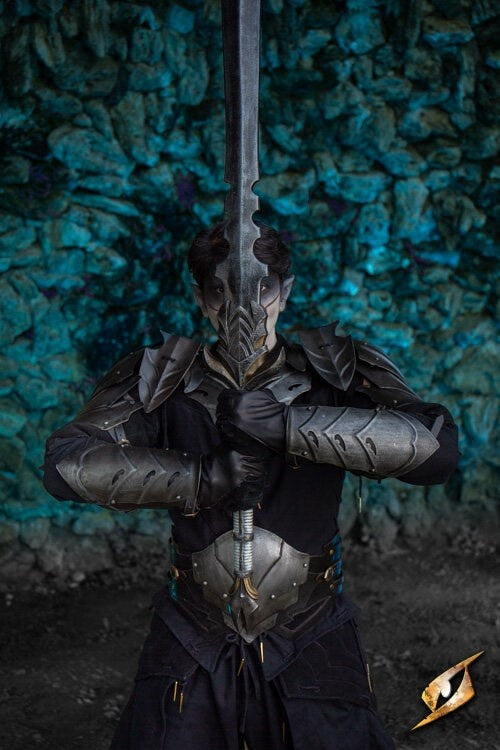 Dark elven Eventide vambraces