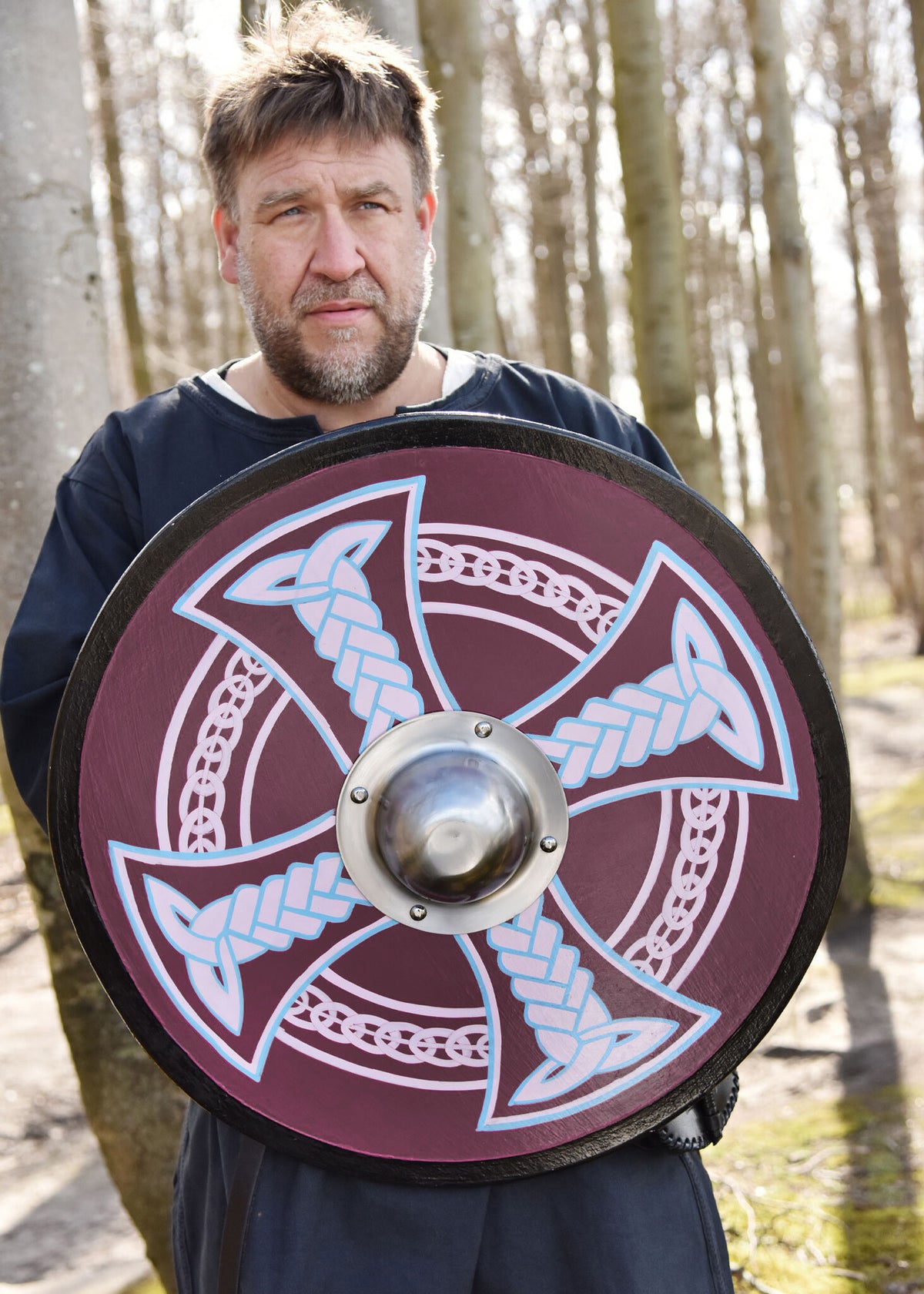 Round shield with Celtic cross