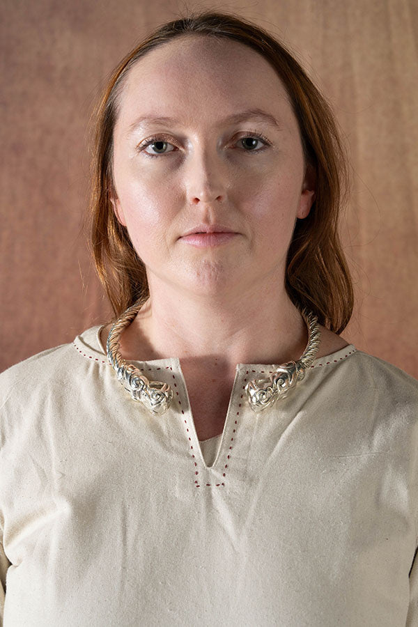 Torque vikingo con dragones, plateado