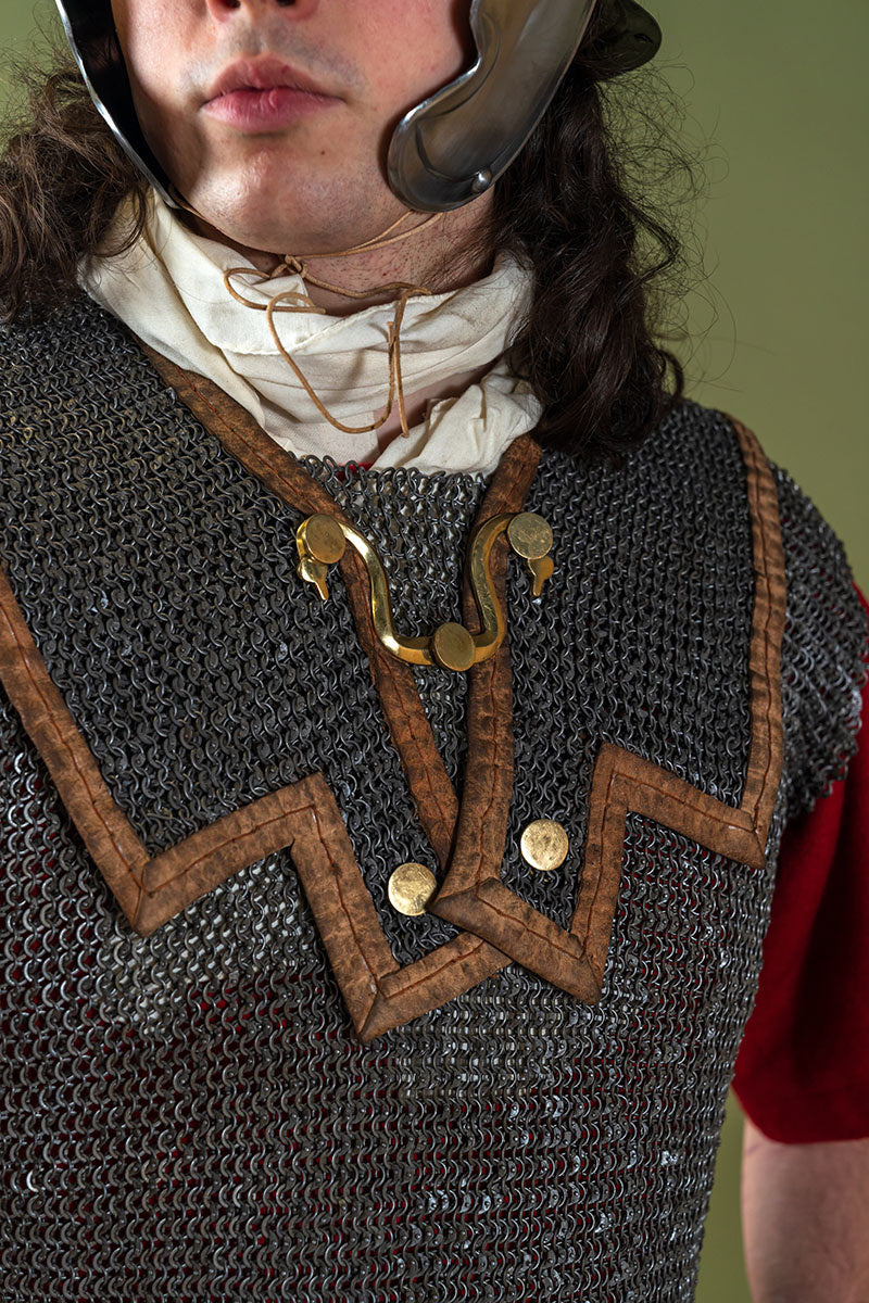 Lorica hamata romana, anillas planas mixtas con remaches redondos, 9 mm